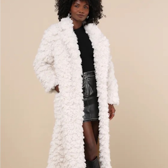 NWT Glamorous Ivory Faux Fur Jacket Size Medium - Picture 1 of 10